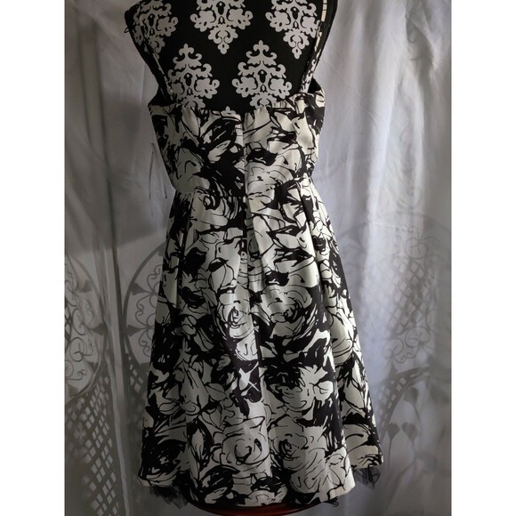 NW Collections Party Dress Spaghetti Strap Lined Black/Ivory Size 12 - Picture 3 of 12